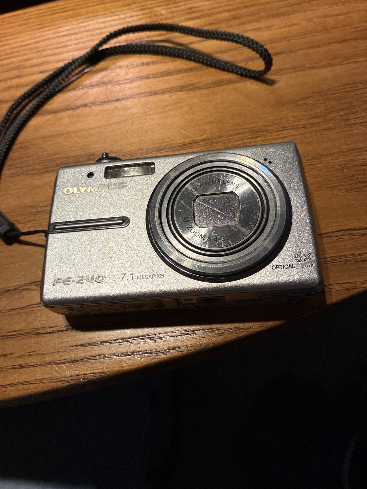 Olympus FE-240 digitale camera met accu (zonder oplader), Ingebouwde flitser, Gebruikt, Ophalen of Verzenden, Olympus