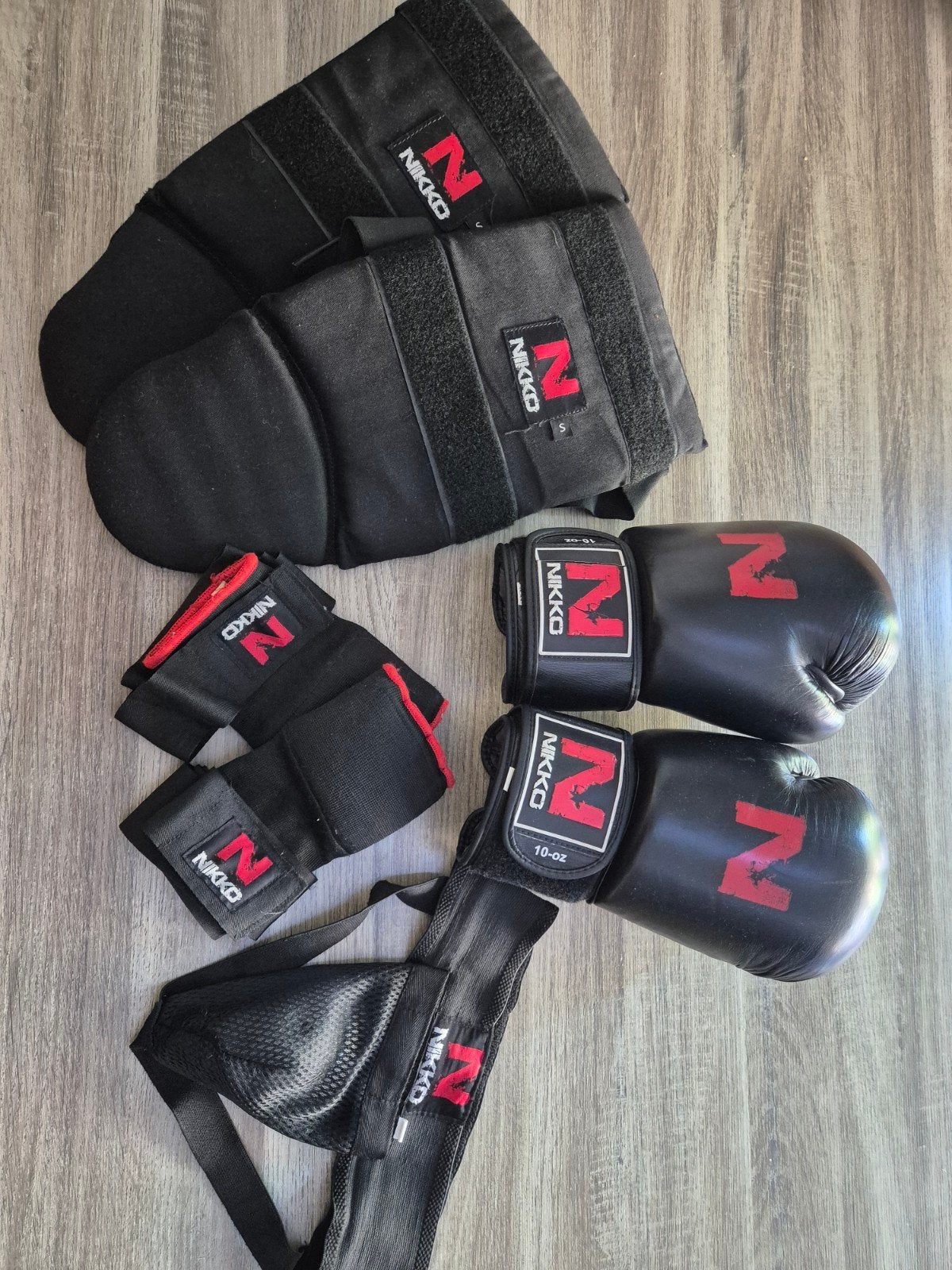 Nikko kickboksset- kickboksen, Ophalen, Gebruikt, Bokshandschoenen