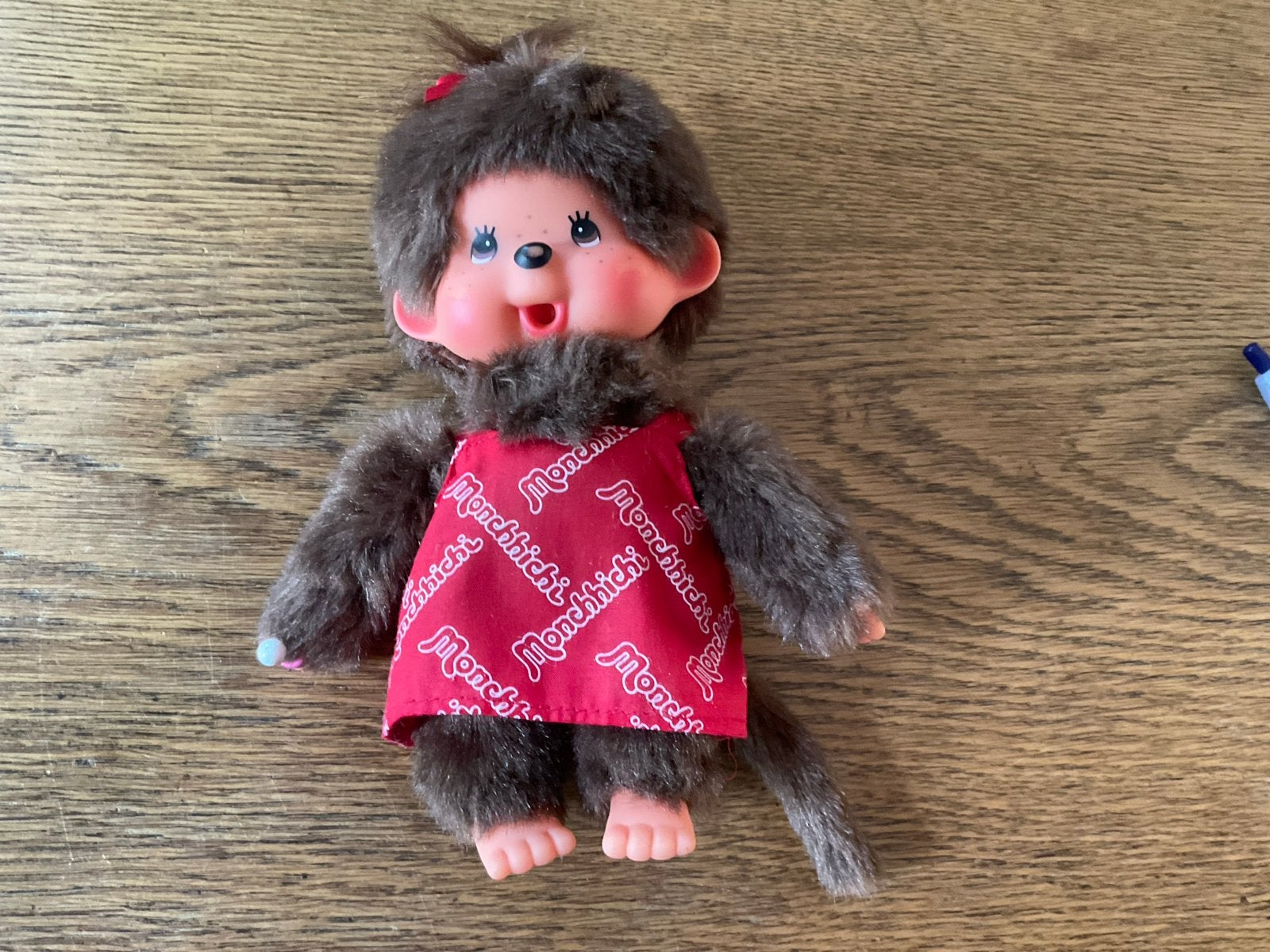 Monchhichi knuffel aapje met rode outfit, Gebruikt, Overige merken, Overige karakters, Ophalen of Verzenden