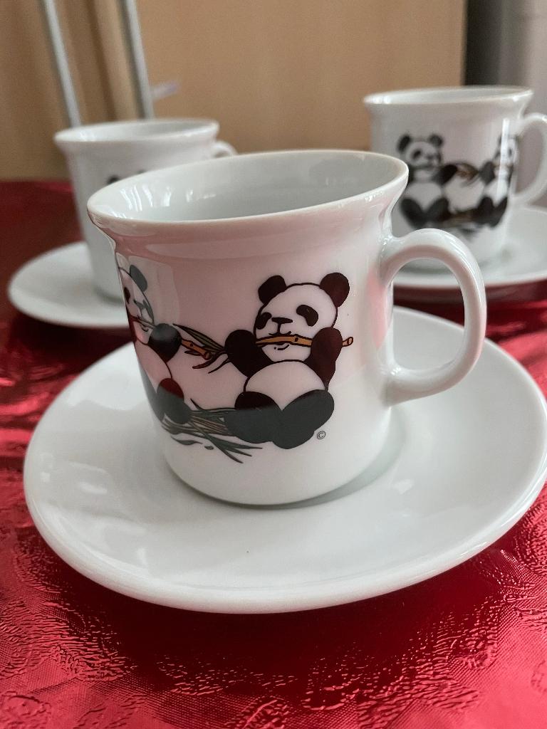 Kopjes en schotels (panda), Ophalen of Verzenden, Zo goed als nieuw, Overige stijlen, Kop(pen) en/of Schotel(s)