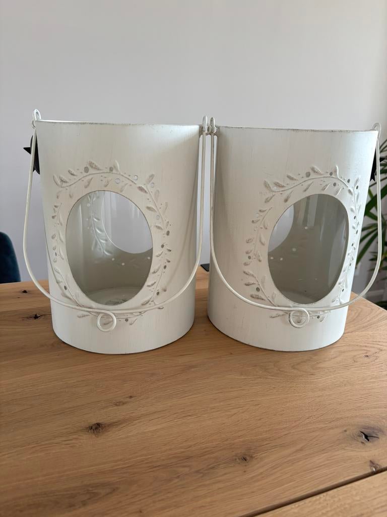 2 Lantaarns van Riverdale, Huis en Inrichting, Woonaccessoires | Kandelaars en Kaarsen, Ophalen, Zo goed als nieuw, Metaal, Minder dan 25 cm