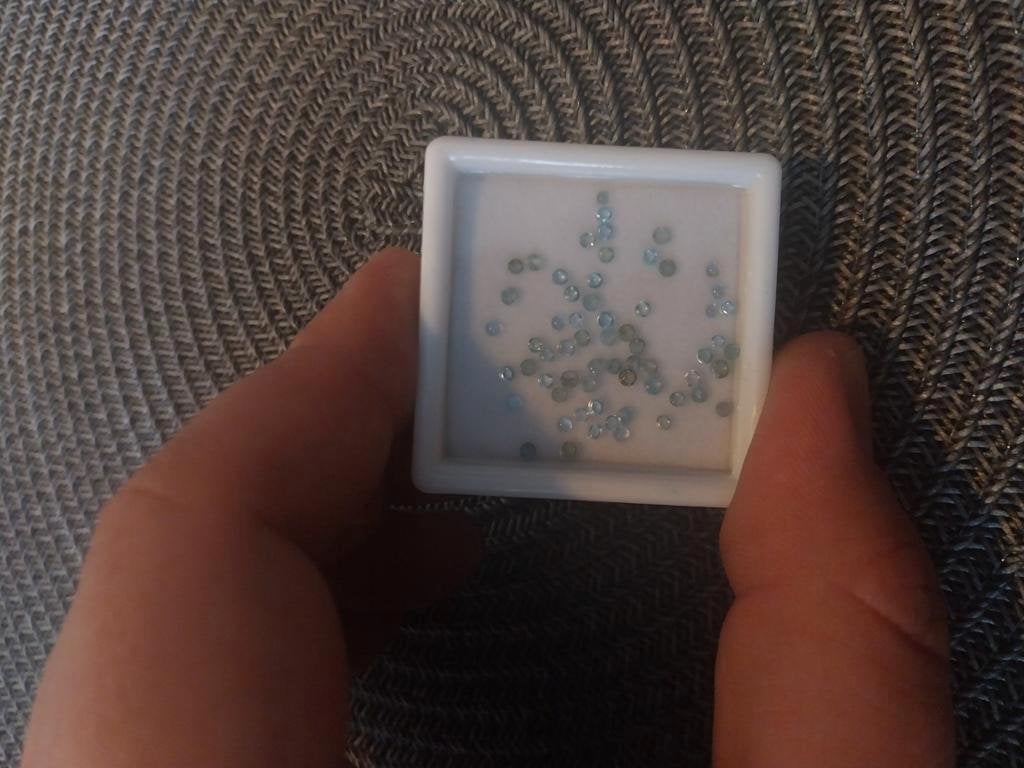 Lot 2mm kleine apatiet cabochons edelsteen 2, Verzamelen, Mineralen en Fossielen, Ophalen of Verzenden