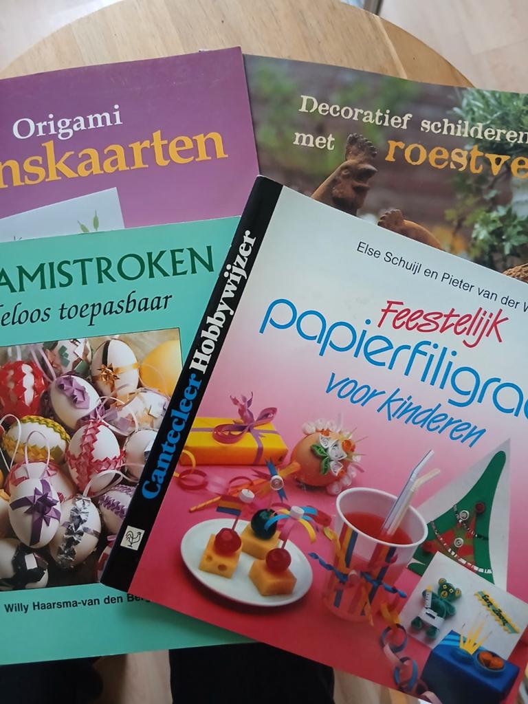 4 Knutsel Doe Boekjes: Papierfiligraan, Origami, Roestverf, Boeken, Ophalen of Verzenden, Gelezen, Scrapbooking en Knutselen, Geschikt voor kinderen