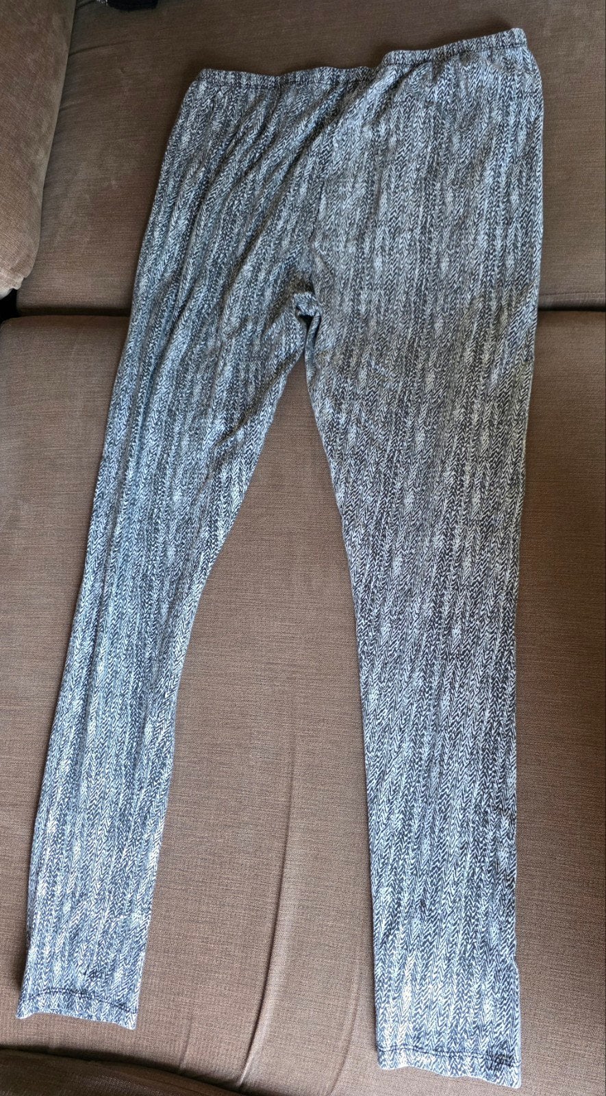 Comfortabele grijze legging met patroon, Kleding | Dames, Legging, Maat 40/42 (M), Ophalen of Verzenden, Zo goed als nieuw