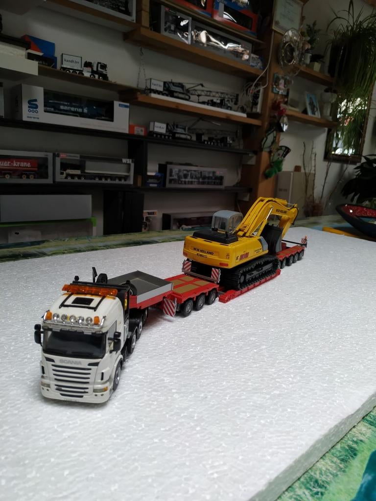 New Holland  kobelco kraan dieplepel. E215, Ophalen of Verzenden, Hijskraan, Tractor of Landbouw