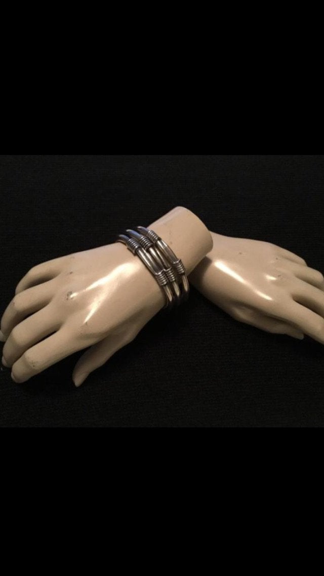 MIAO ZILVEREN ARMBANDEN ( in Hilversum ), Ophalen of Verzenden, Zilver