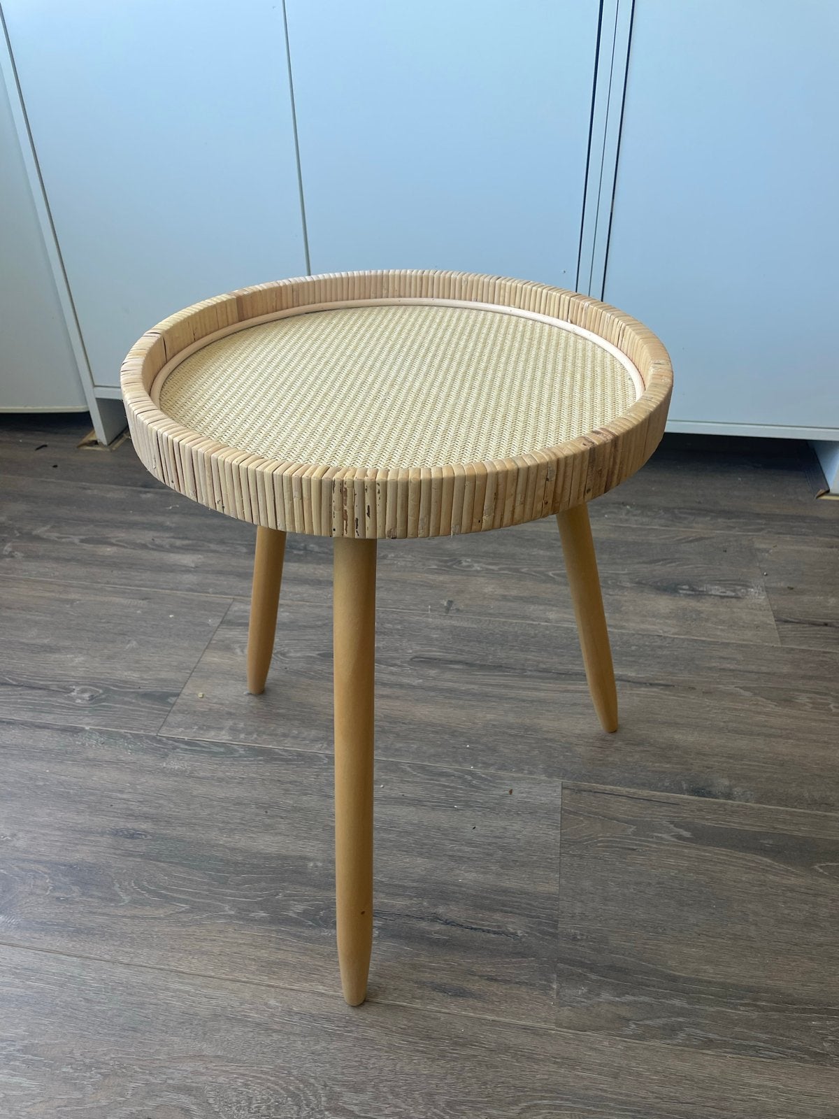 Rotan bijzettafel met houten poten, Ophalen, Minder dan 45 cm, Minder dan 55 cm, Gebruikt