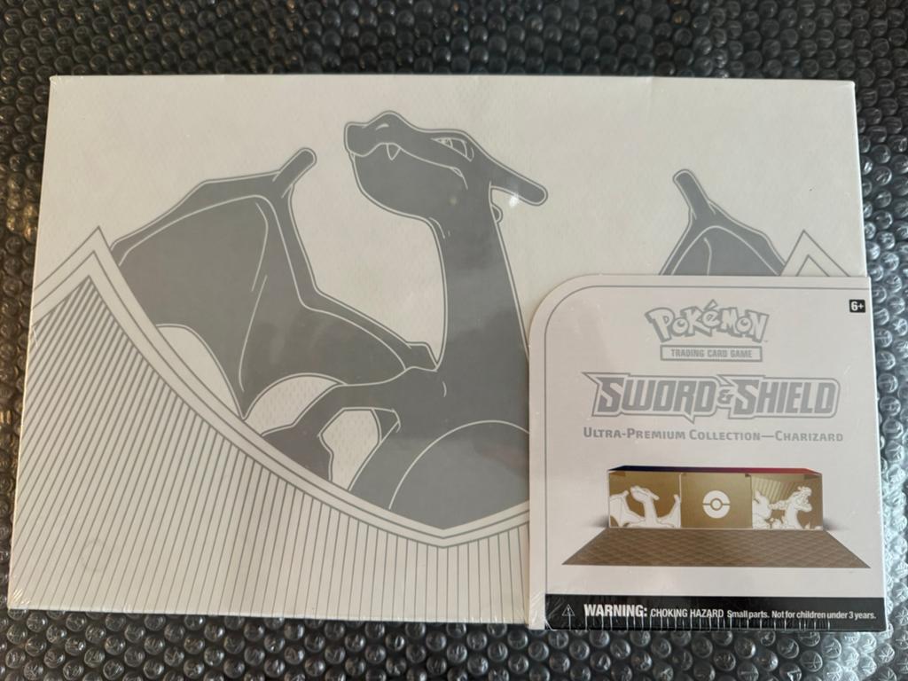 Pokemon Charizard Sword & Shield Ultra-Premium Collection, Ophalen, Nieuw, Boosterbox, Foil