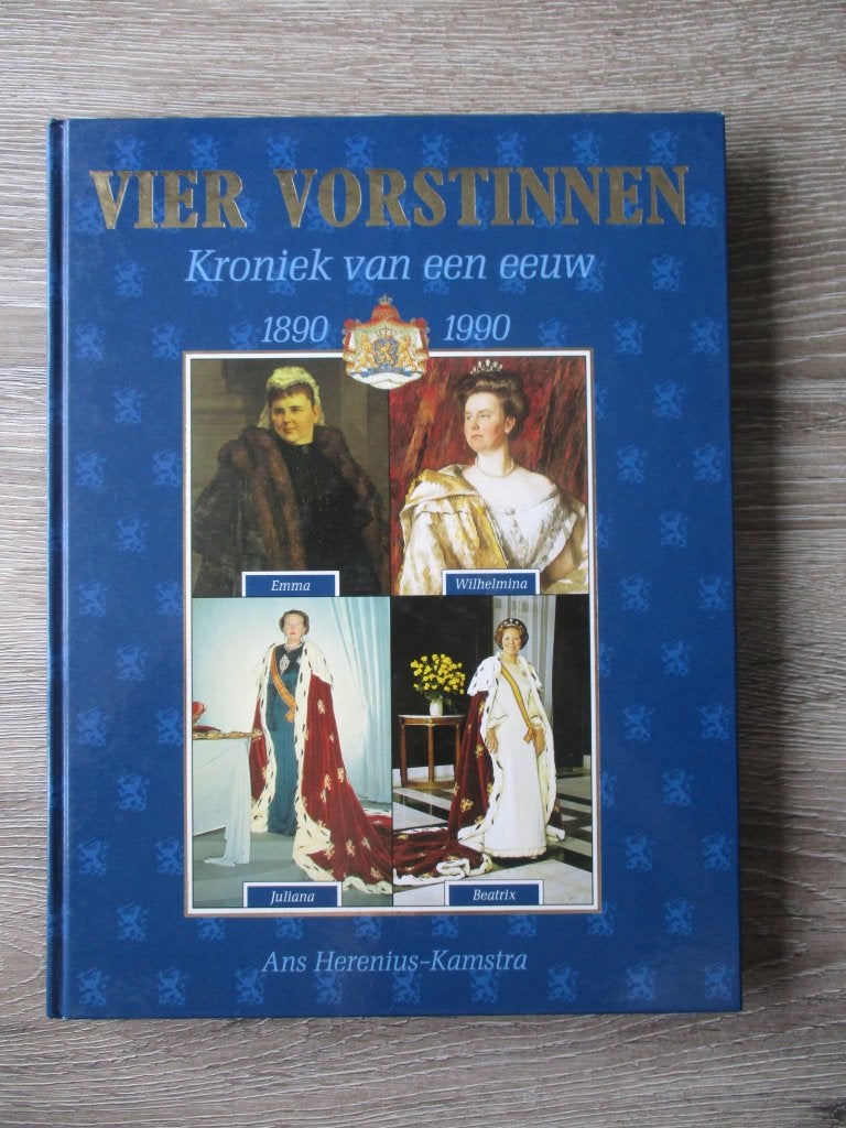 Vier vorstinnen kroniek van een eeuw, Ophalen of Verzenden, Gelezen