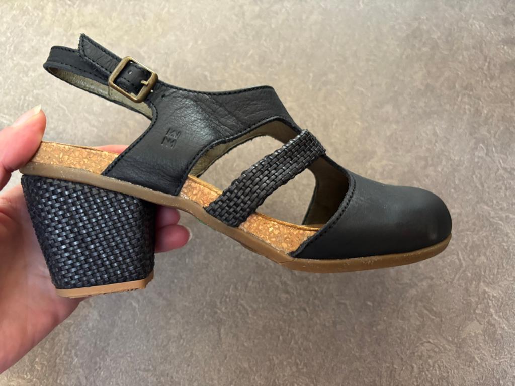ZGAN El Naturalista leren sandalen maat 39, Ophalen of Verzenden, Zo goed als nieuw, Sandalen of Muiltjes