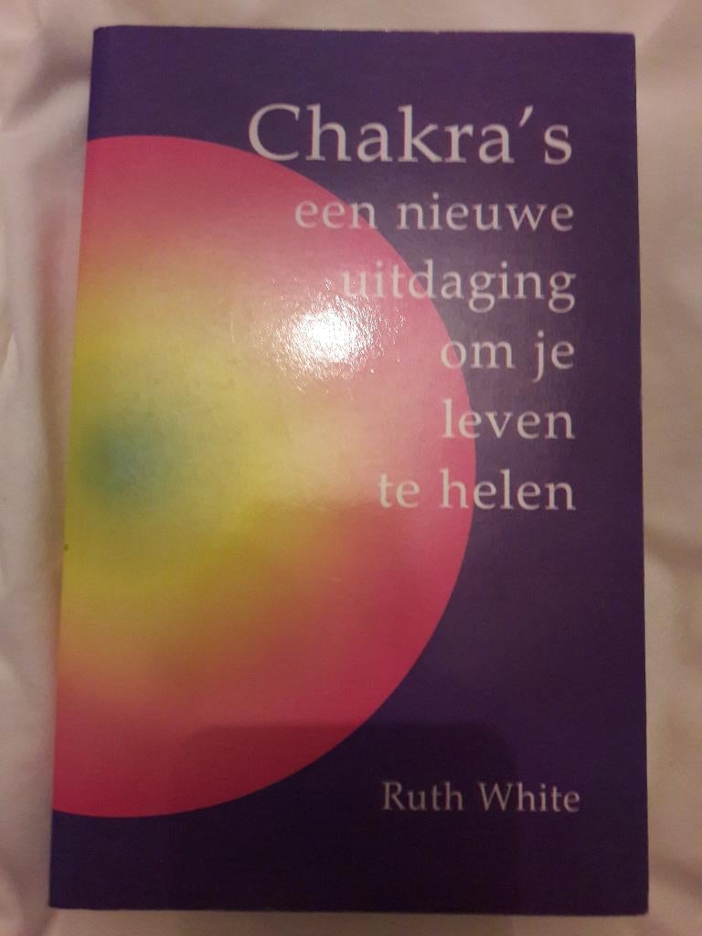Boek Chakra's, Boeken, Esoterie en Spiritualiteit, Zo goed als nieuw, Overige typen, Spiritualiteit algemeen, Ophalen of Verzenden