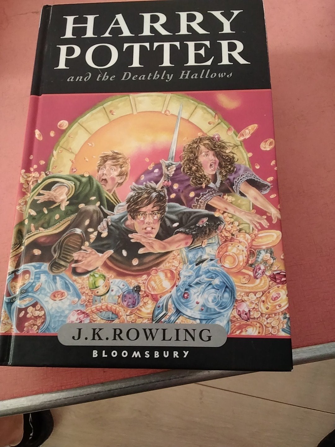 harry Potter and the deathly Halloween Engels boek € 5, Ophalen of Verzenden, Boek of Poster