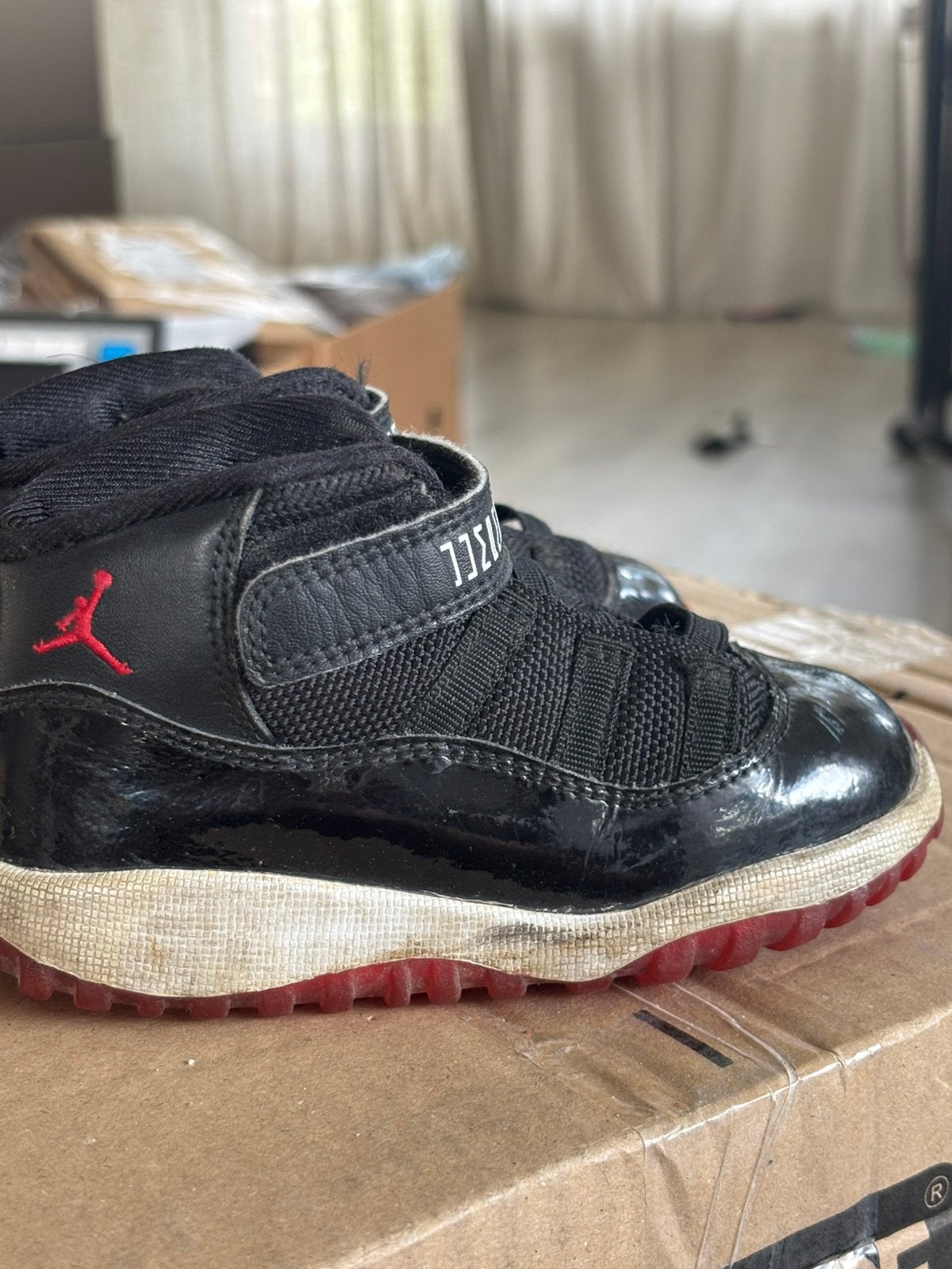 Jordan 11 Retro Bred (2012) Peuter Schoenen, Kinderen en Baby's, Kinderkleding | Schoenen en Sokken, Ophalen of Verzenden, Gebruikt
