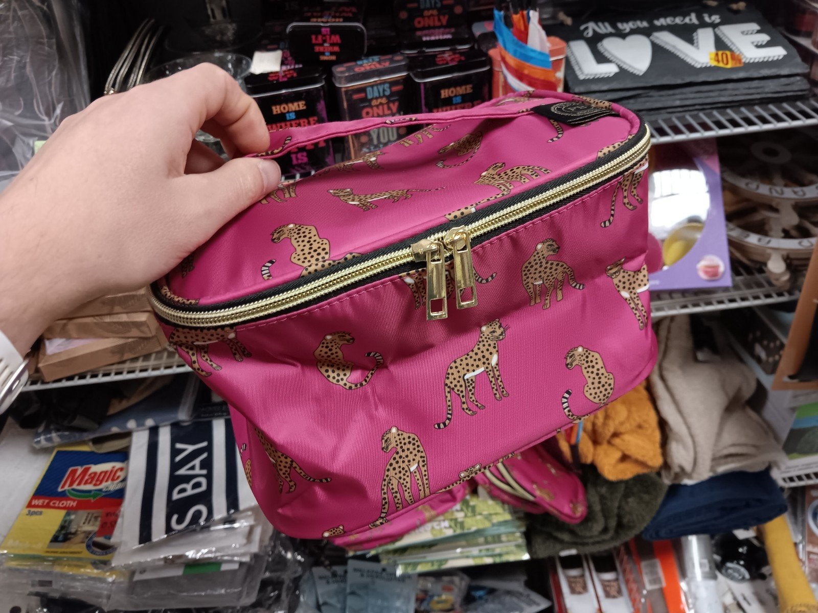 Roze toilettas met luipaardprint - Nieuw, Sieraden, Tassen en Uiterlijk, Onbekend, Nieuw, Ophalen of Verzenden, Roze