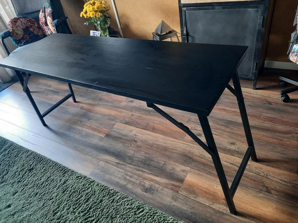 Solide buffet of eettafel ,houten blad ,metalen poten, Ophalen, Rechthoekig, 50 tot 100 cm