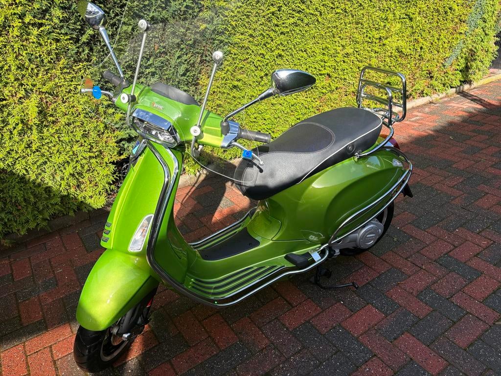 Vespa Sprint 2020 - Special Green - Eerste Eigenaar, Fietsen en Brommers, Scooters | Vespa, Ophalen, Zo goed als nieuw, Benzine