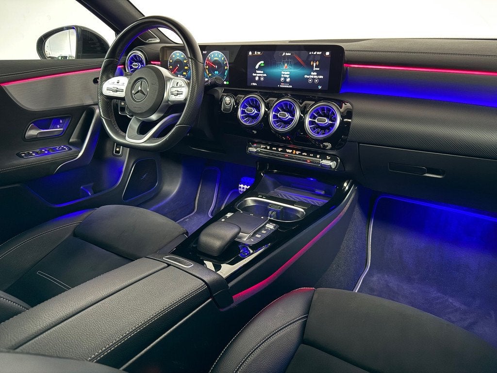 Mercedes-Benz A-klasse 250 e AMG A35 Blackpack Pano Sfeer Ca, Gebruikt, 4 cilinders, Met garantie (alle), Bedrijf