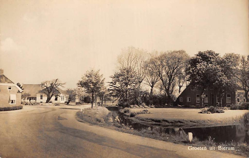 Bierum Groeten uit Bierum Groningen Type fotokaart, Ophalen of Verzenden, 1940 tot 1960, Ongelopen, Groningen