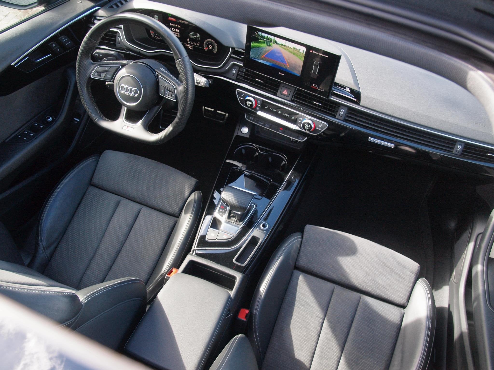 Audi A4 Avant 40 TFSI quattro S edition Competition | Panora, Auto's, Automaat, Dealer onderhouden, 15 km/l, Gebruikt