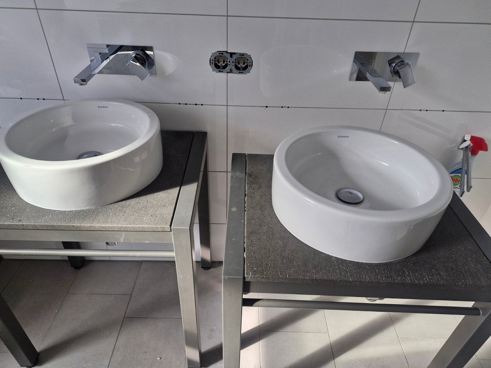 2 wastafels met frame, stenen blad en Duravit waskommen, Huis en Inrichting, Badkamer | Badkamermeubels, Ophalen, Gebruikt, Overige typen
