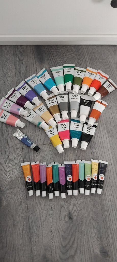 GRATIS: 36 kleine acrylverf tubes (paar aangebroken), Hobby en Vrije tijd, Ophalen, Zo goed als nieuw, Overige typen