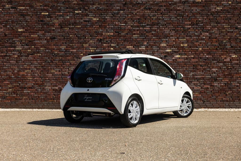Toyota Aygo 1.0 VVT-i x-wave 5-drs | Cabrio | Camera | Airco, Voorwielaandrijving, Euro 5, Gebruikt, Zwart