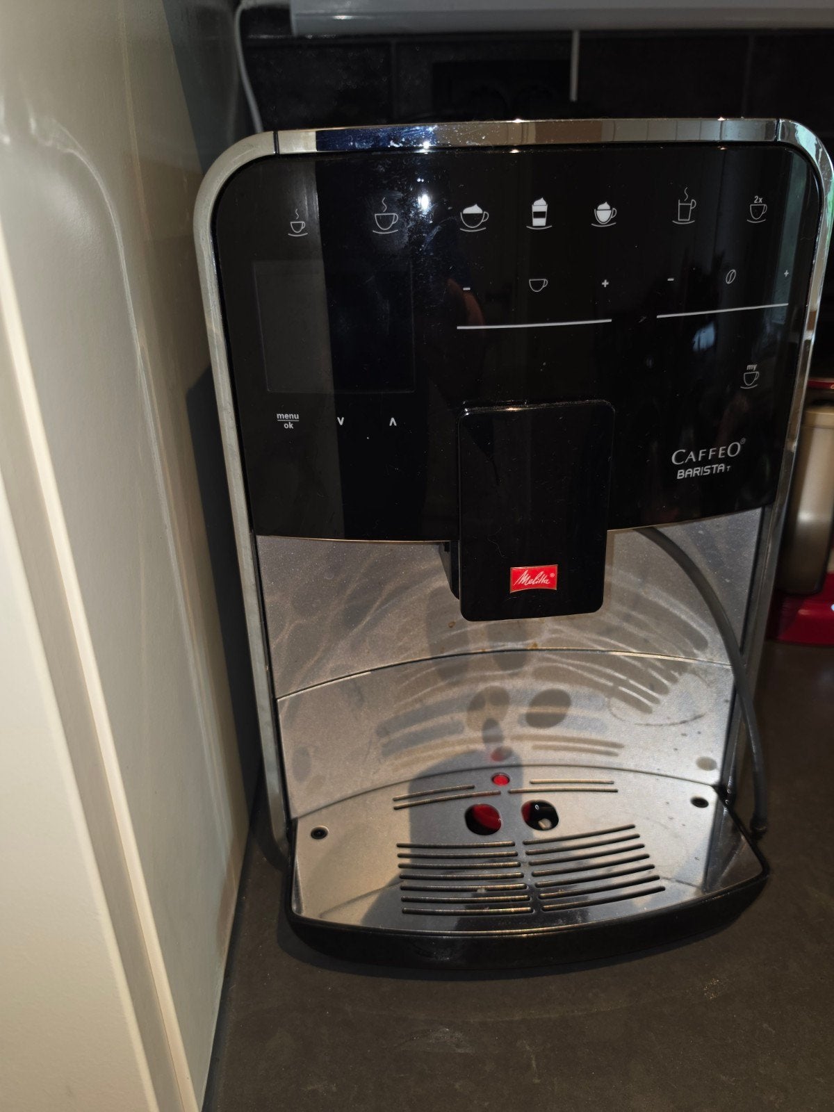 Melitta Caffeo Barista+ volautomatische koffiemachine, Witgoed en Apparatuur, Ophalen, Afneembaar waterreservoir, Gebruikt, 10 kopjes of meer
