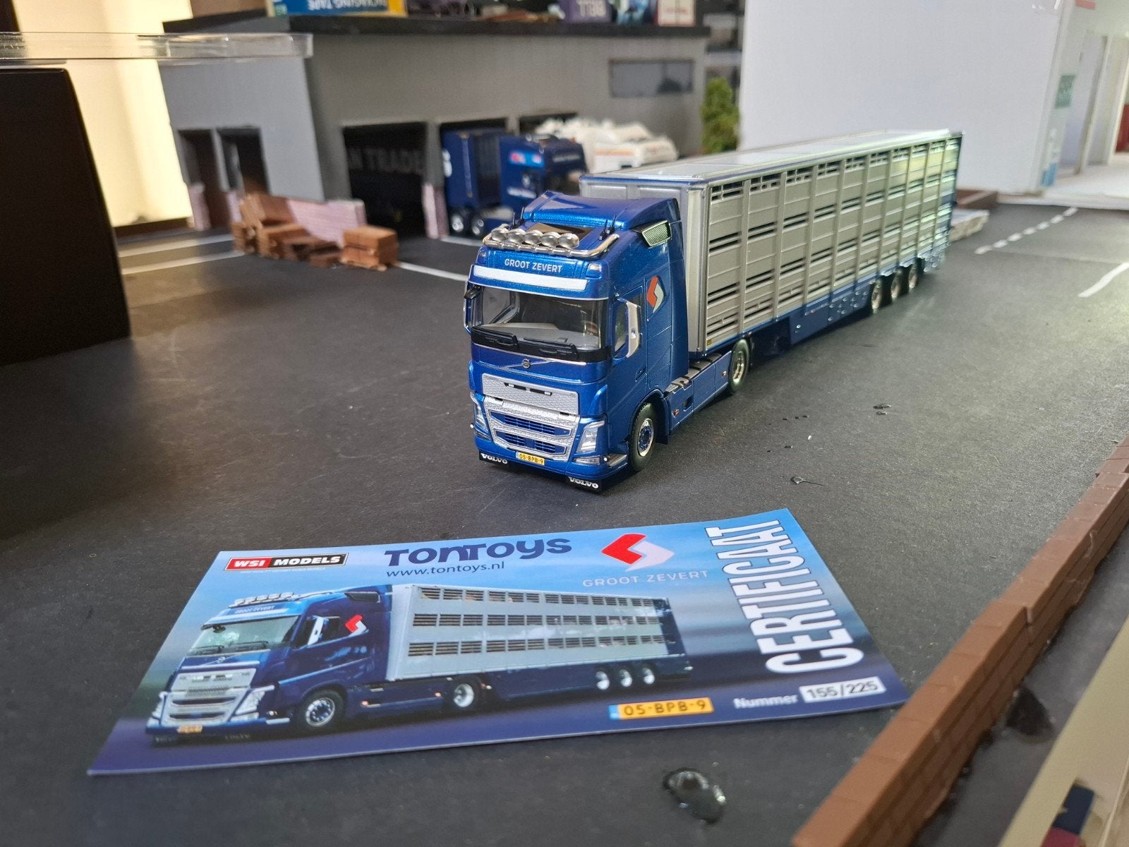 Volvo groot zevert, Hobby en Vrije tijd, Modelauto's | 1:50, Ophalen of Verzenden, Nieuw, Bus of Vrachtwagen, Wsi