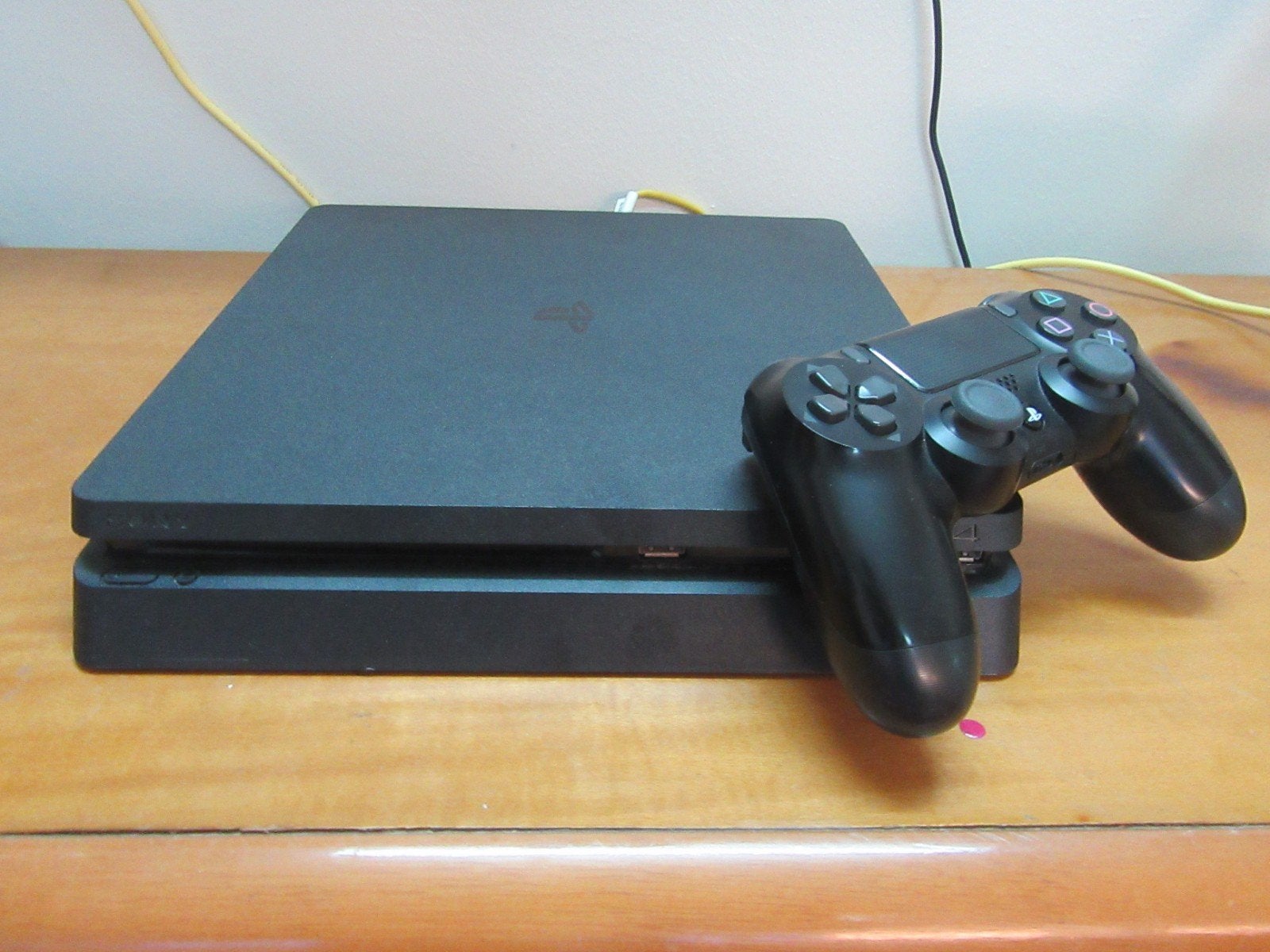 Playstation 4, Spelcomputers en Games, Spelcomputers | Sony PlayStation 4, Ophalen of Verzenden, Zo goed als nieuw, Met 2 controllers