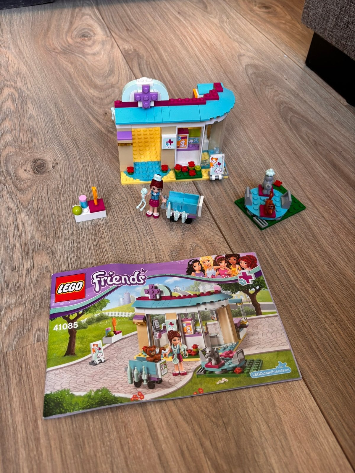 Lego friends dierenkliniek (41085), Ophalen of Verzenden, Zo goed als nieuw