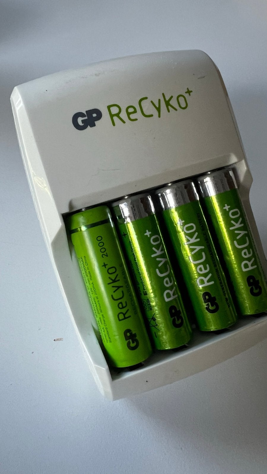 GP ReCyko+ Oplader (met 4 AA Oplaadbare Batterijen), Ophalen of Verzenden, Gebruikt, Oplaadbaar