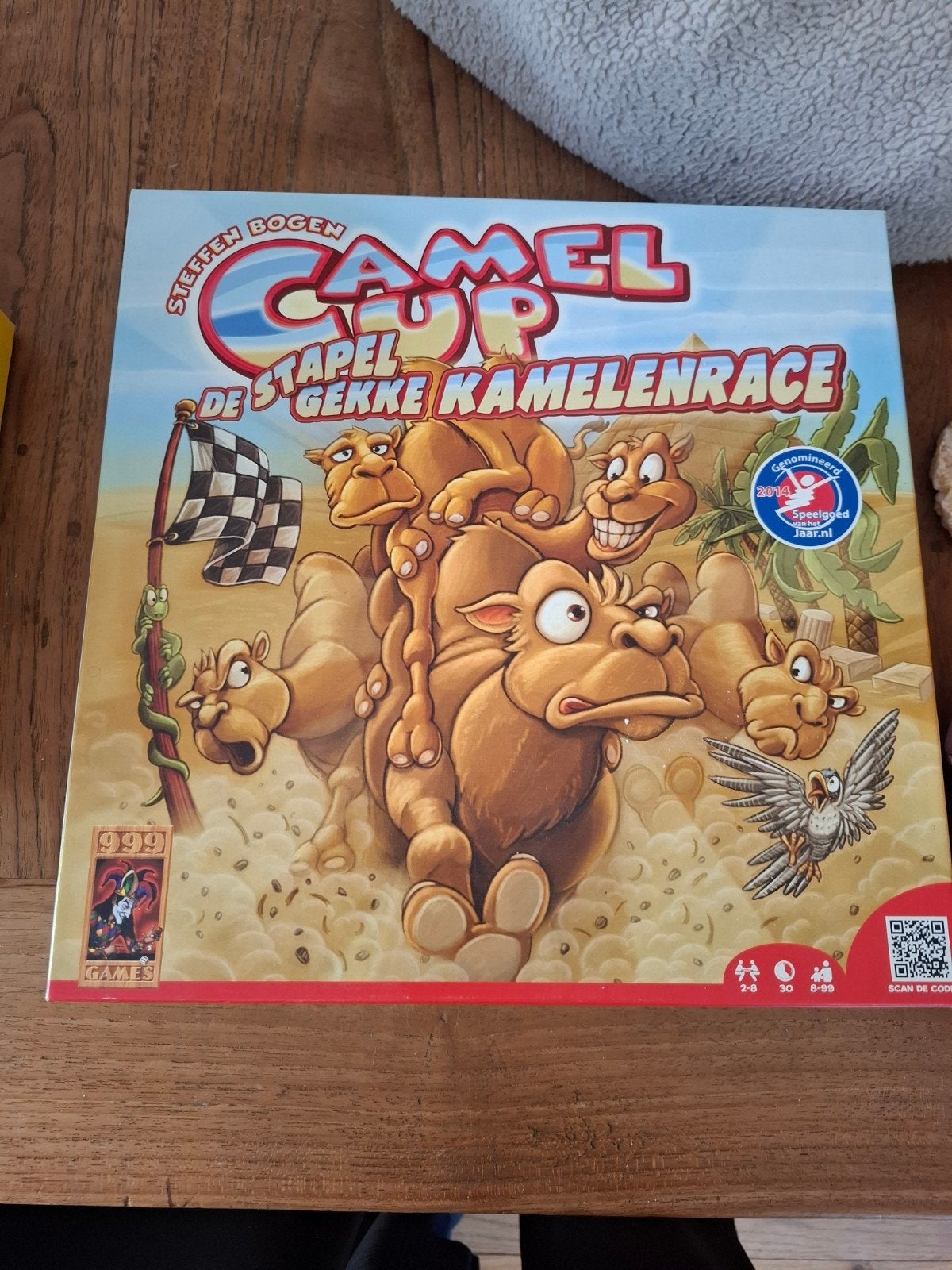 Camel Up - Het hilarische kamelenrace bordspel, Vijf spelers of meer, Ophalen of Verzenden, Zo goed als nieuw, 999 Games