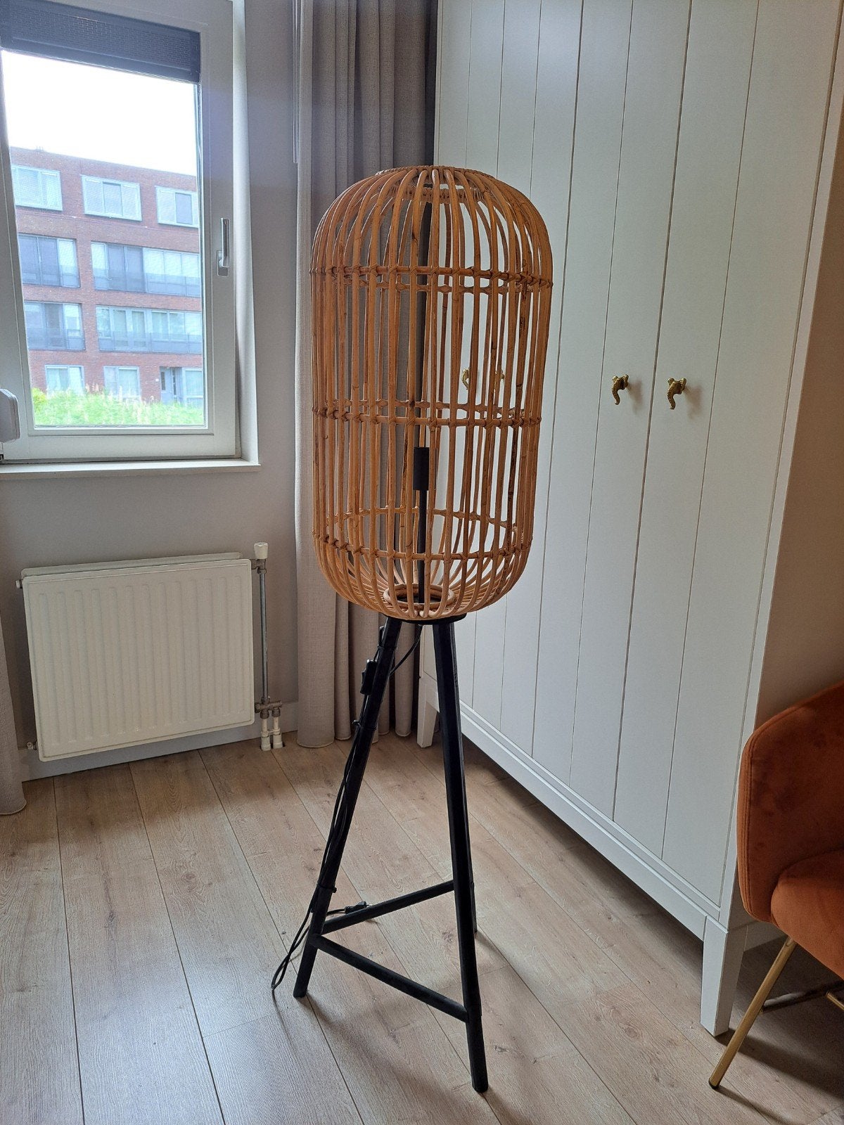 Rotan vloerlamp op statief - Sfeervolle verlichting, Zo goed als nieuw, Bohemian, Scandinavisch, Modern, Natuurlijk materiaal
