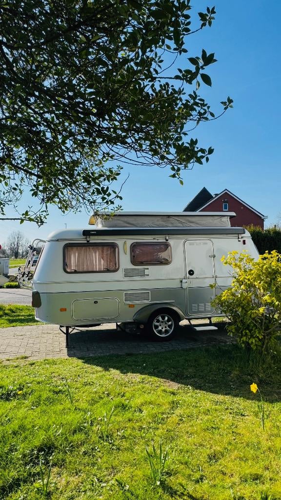 Caravan Eriba, Vast bed, Standaardzit, Luifel, 750 - 1000 kg