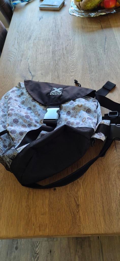 X-Over Schoudertas / Rugzak, Sieraden, Tassen en Uiterlijk, Tassen | Rugtassen, Overige merken, Gebruikt, 25 tot 40 cm, Ophalen of Verzenden