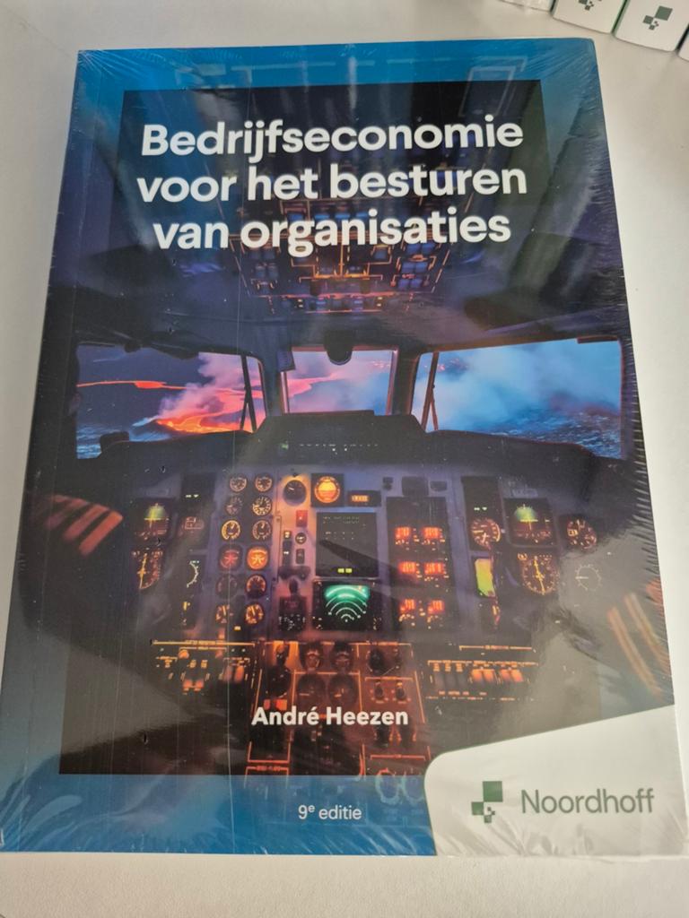 Bedrijfseconomie voor het besturen van organisaties (9e edit, André Heezen, Ophalen of Verzenden, Zo goed als nieuw, Nederlands