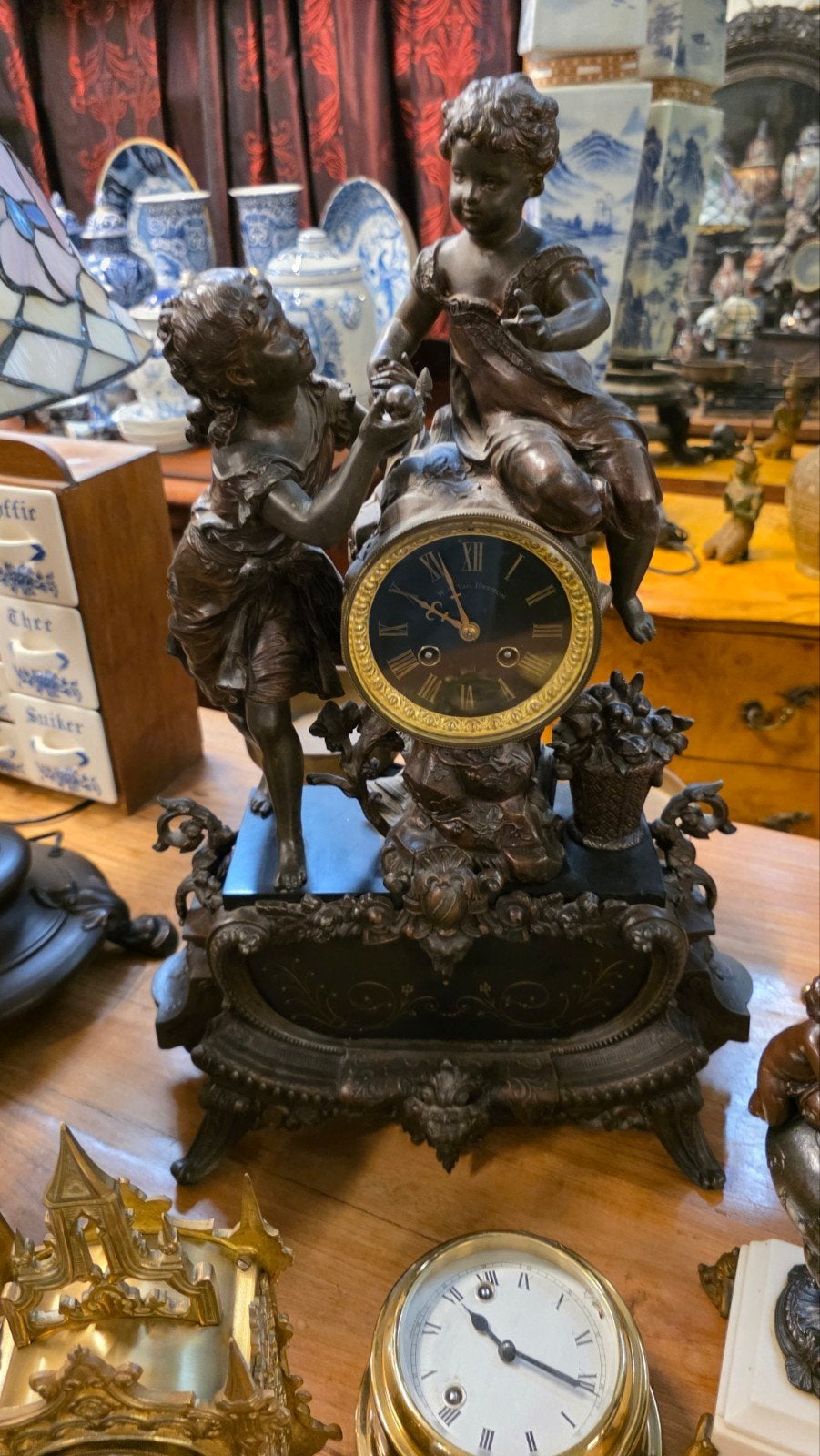 Grote figurale pendule € 175, Ophalen