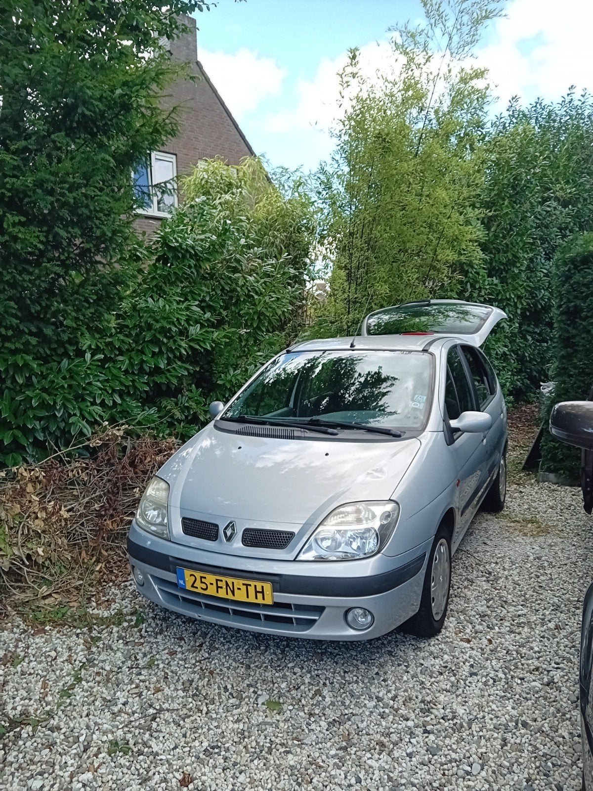 Renault Scénic 1.6 16V RT 2000 Grijs, Auto's, Voorwielaandrijving, 1225 kg, 4 cilinders, Handgeschakeld