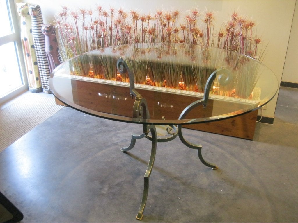 Ambachtelijk gesmede tafel met gefacetteerd glazen blad, Antiek en Kunst, Ophalen