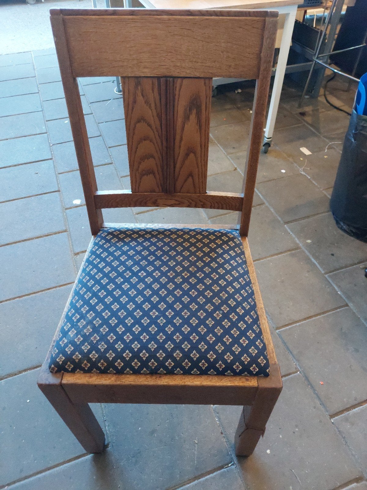 2 Haagse School keukenstoelen, Ophalen