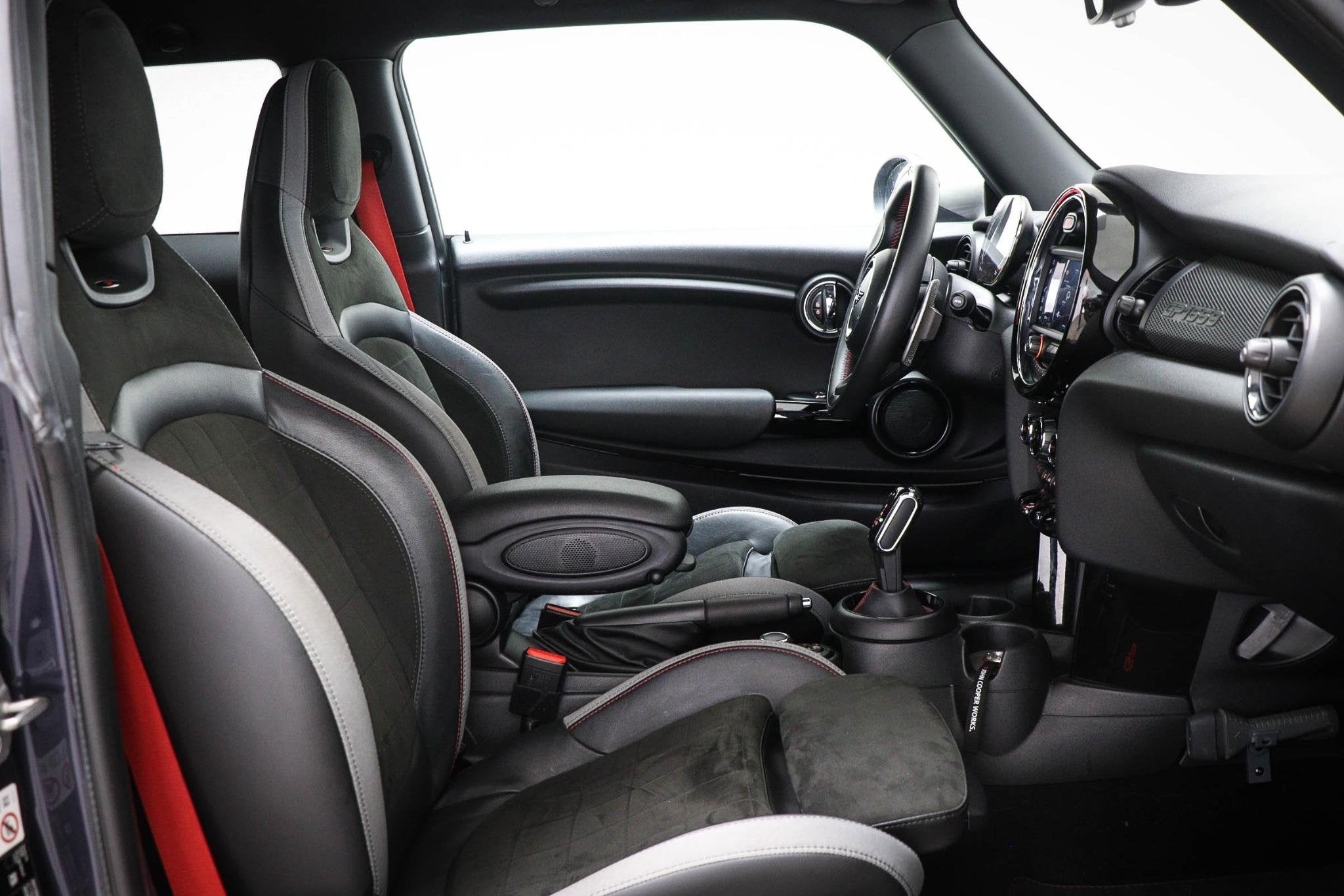 MINI 3-Deurs 2.0 John Cooper Works GP | LIMITED EDITION NR 1, Auto's, Gebruikt, 4 cilinders, Met garantie (alle), Leder en Stof