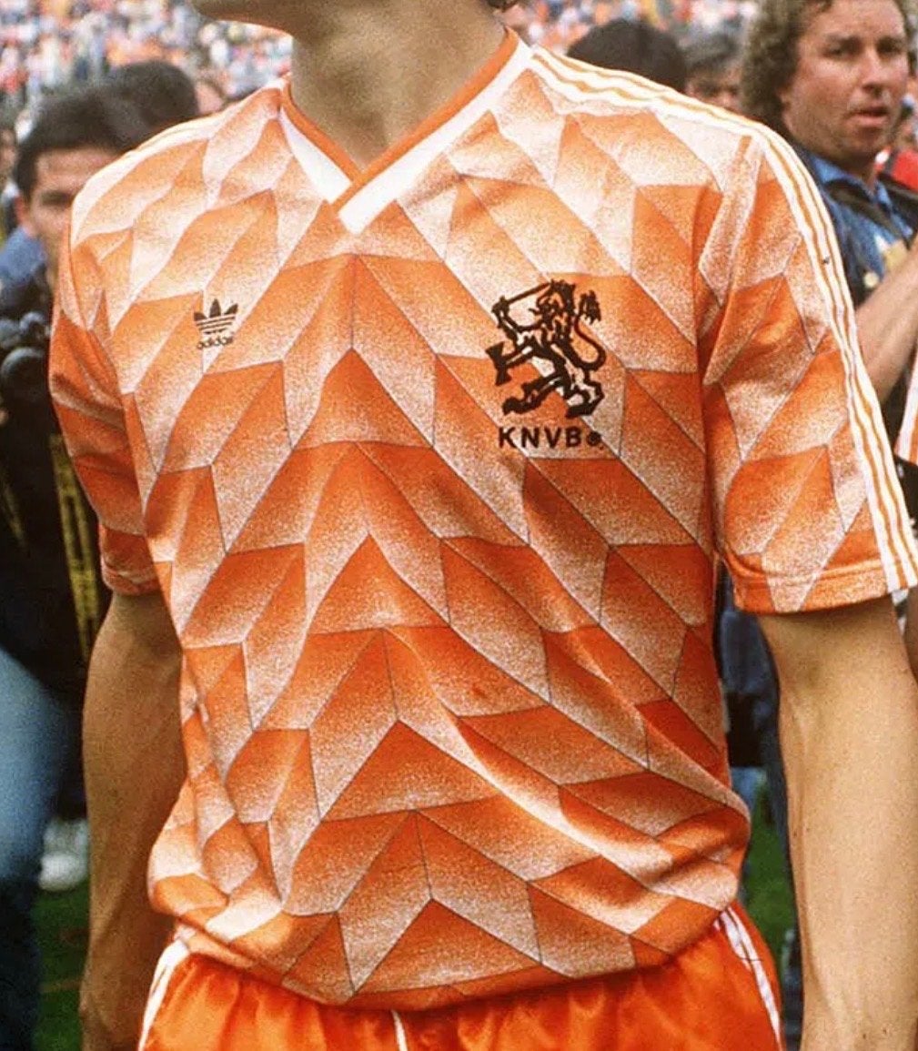 Gevraagd:  EK88 matchworn!!, Sport en Fitness, Voetbal, Maat L, Ophalen of Verzenden, Zo goed als nieuw, Shirt