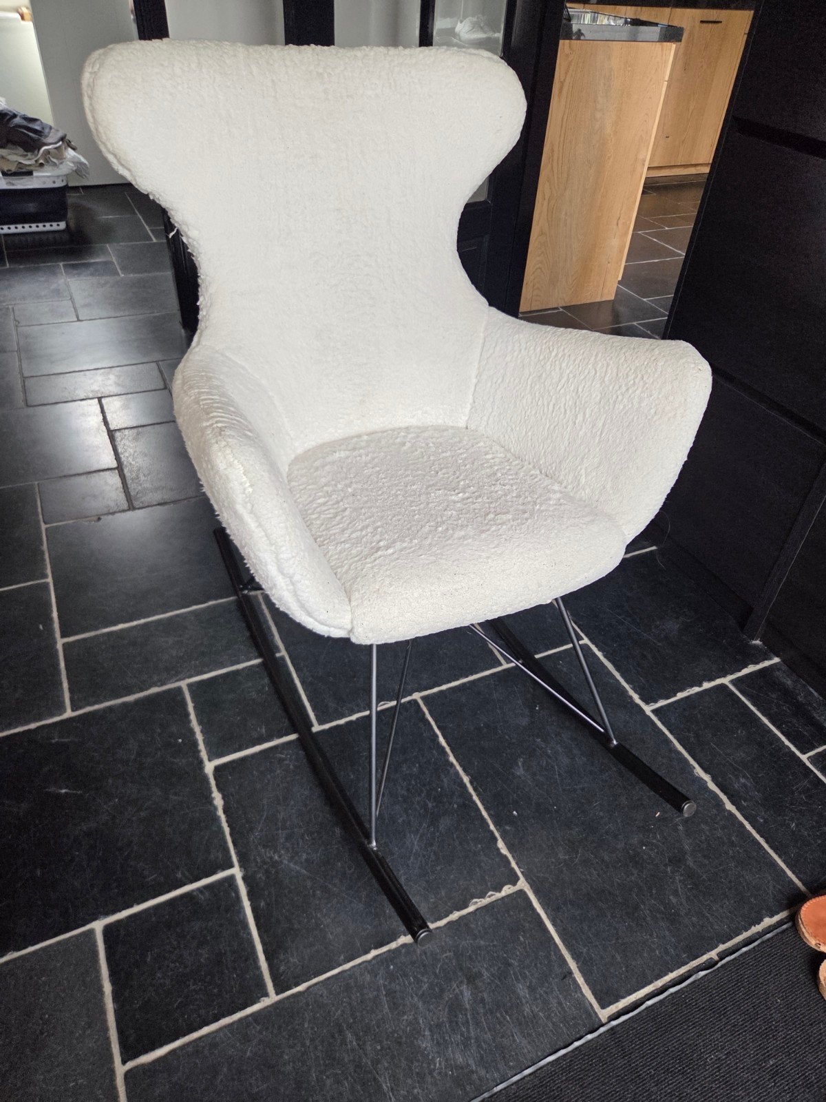 Witte schommelstoel met teddy stof, Huis en Inrichting, Stoelen, Gebruikt, Eén, Metaal, Stof, Wit, Ophalen