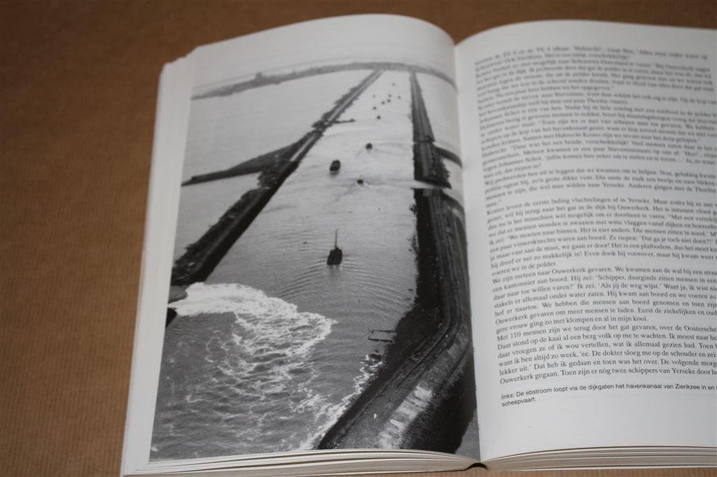 De ramp. Een reconstructie. [watersnoodramp 1953], Ophalen of Verzenden, Gelezen