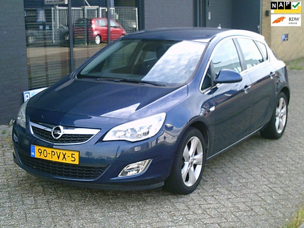 Opel Astra 1.6 Edition Airco LM-V Navi Cruise Trekhaak, Voorwielaandrijving, Euro 5, Stof, 4 cilinders