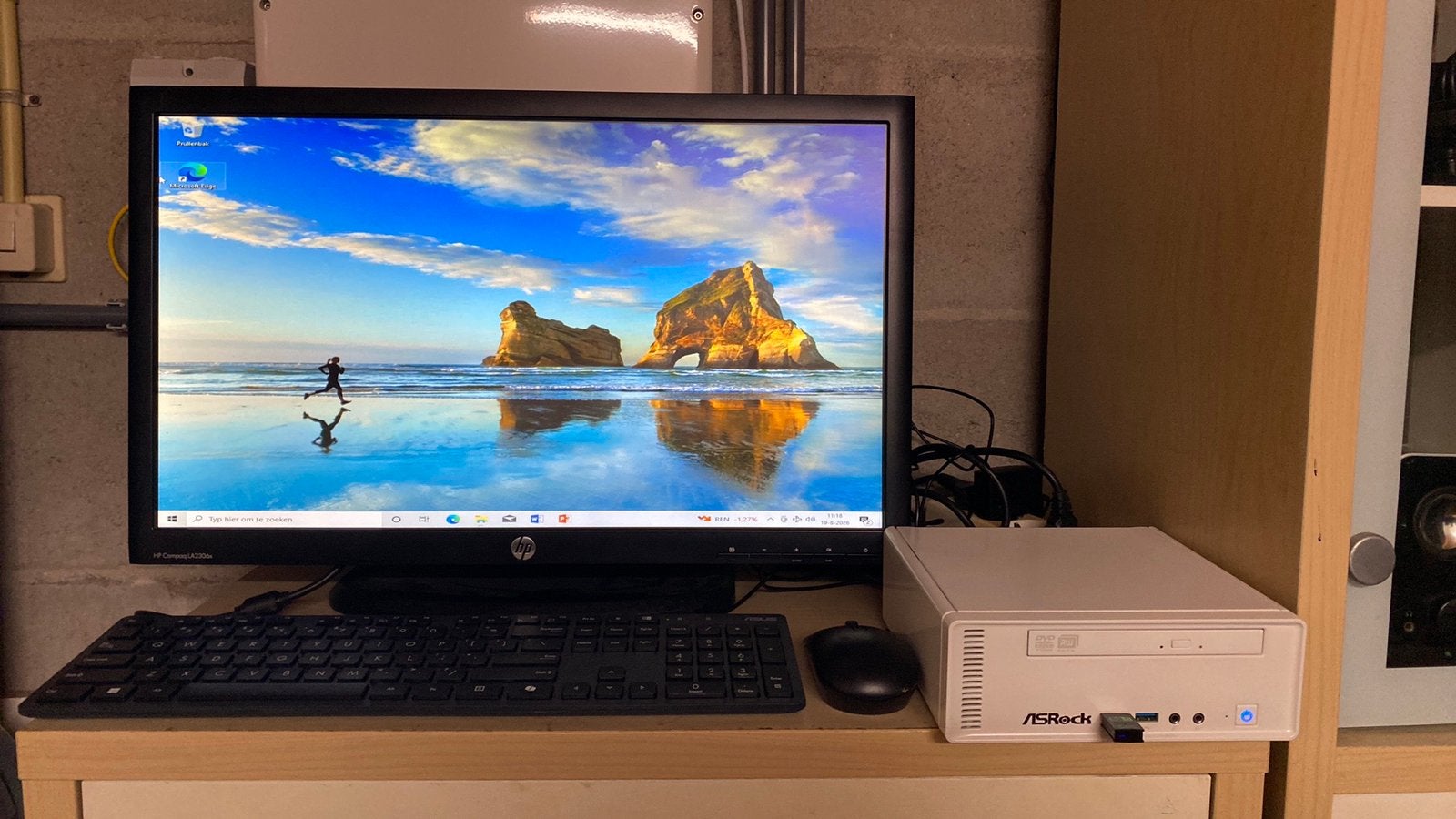 Handige AsRock pc + Windows 10 + Officepakket + Wifi, Ophalen of Verzenden, Zo goed als nieuw, 4 Ghz of meer, SSD