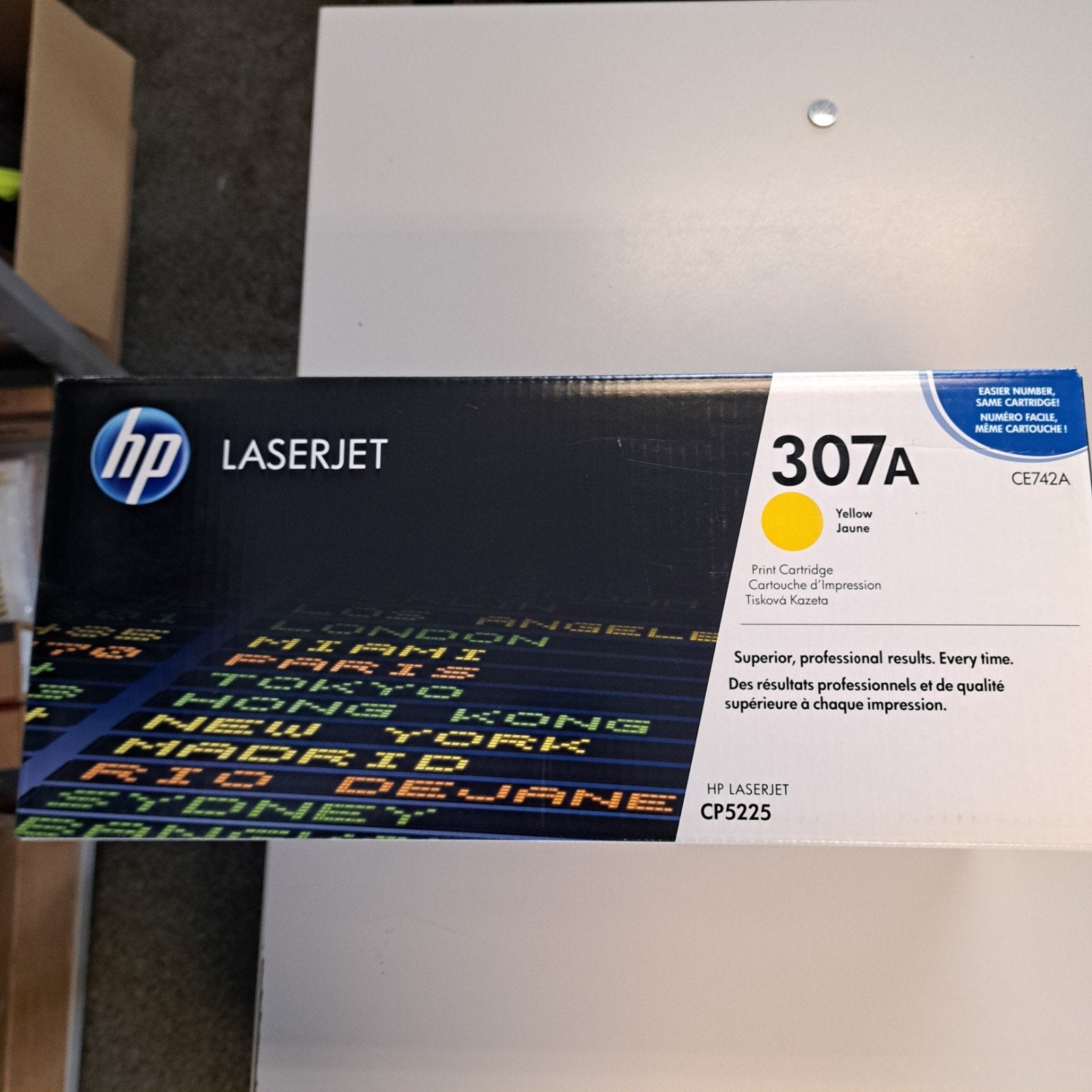 HP LaserJet 307A Gele Toner Cartridge (CE742A), Ophalen of Verzenden, HP, Laserprinter, Nieuw