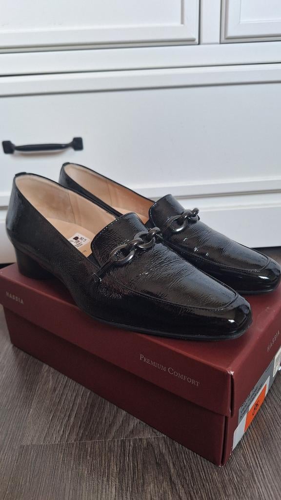 Hassia Zwarte Lak Instappers Maat 41 Wijdte H, Kleding | Dames, Schoenen, Zo goed als nieuw, Instappers, Zwart, Ophalen of Verzenden