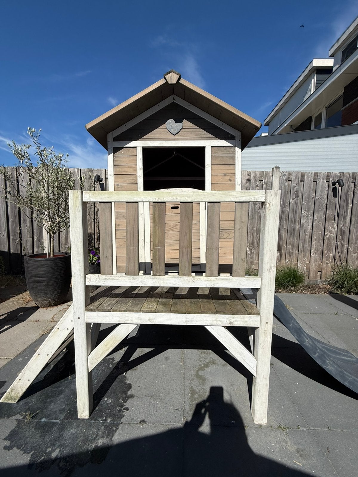 Houten speelhuis met glijbaan en veranda | 167x240x189cm, Ophalen, Gebruikt, Hout