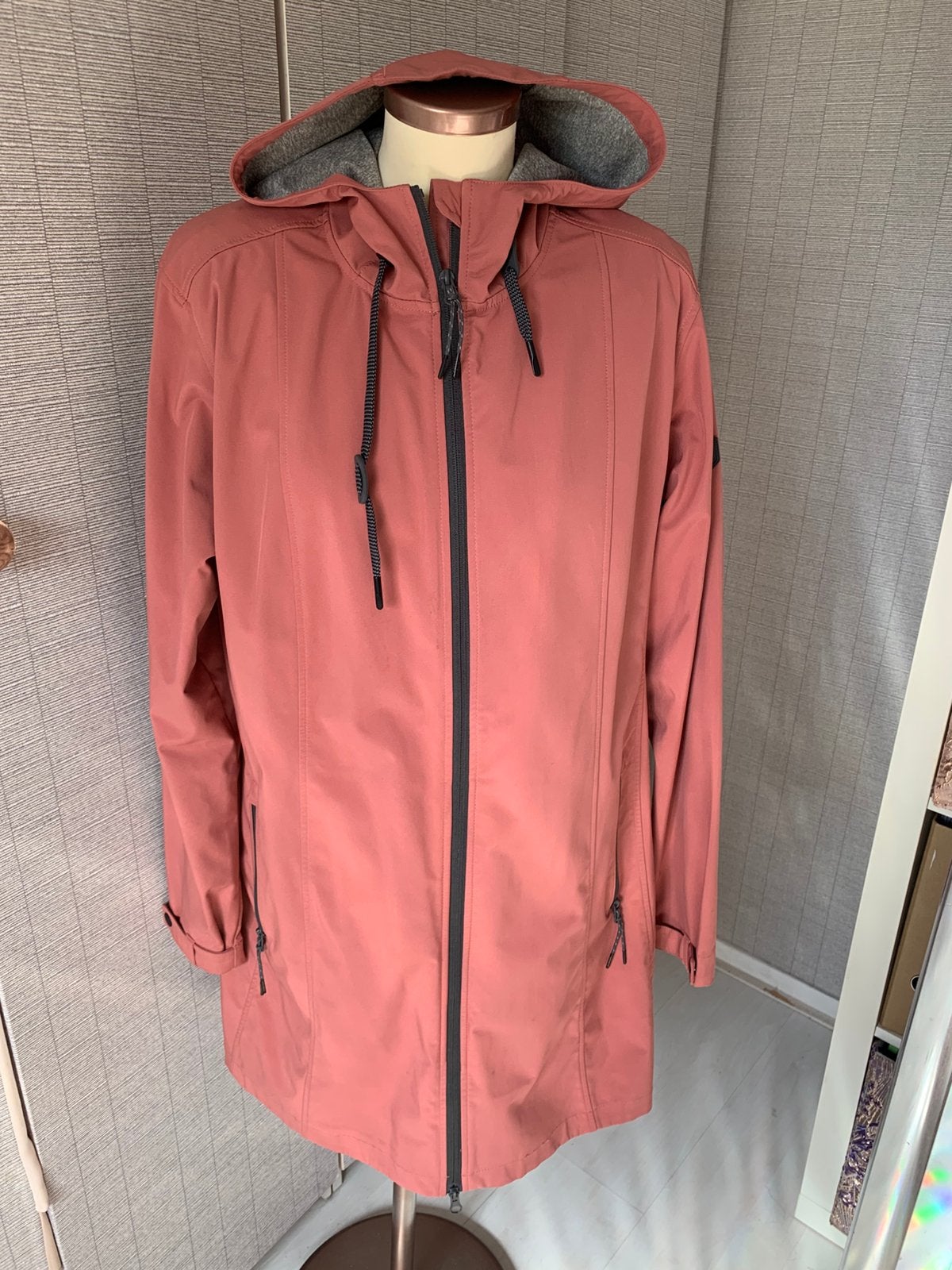 Kjelvik licht Bordeaux regenjas maat L, Ophalen of Verzenden, Zo goed als nieuw, Maat 42/44 (L), Overige kleuren
